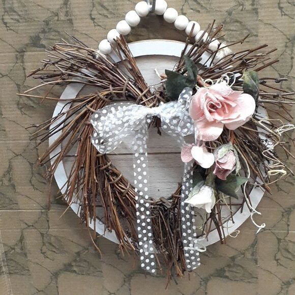 Hand made Victorian Pastel pink tones twig heart door hanger. - Picture 5 of 7